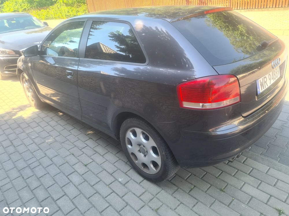 Audi A3 3-drzwiowe 2.0 FSI Ambition - 9