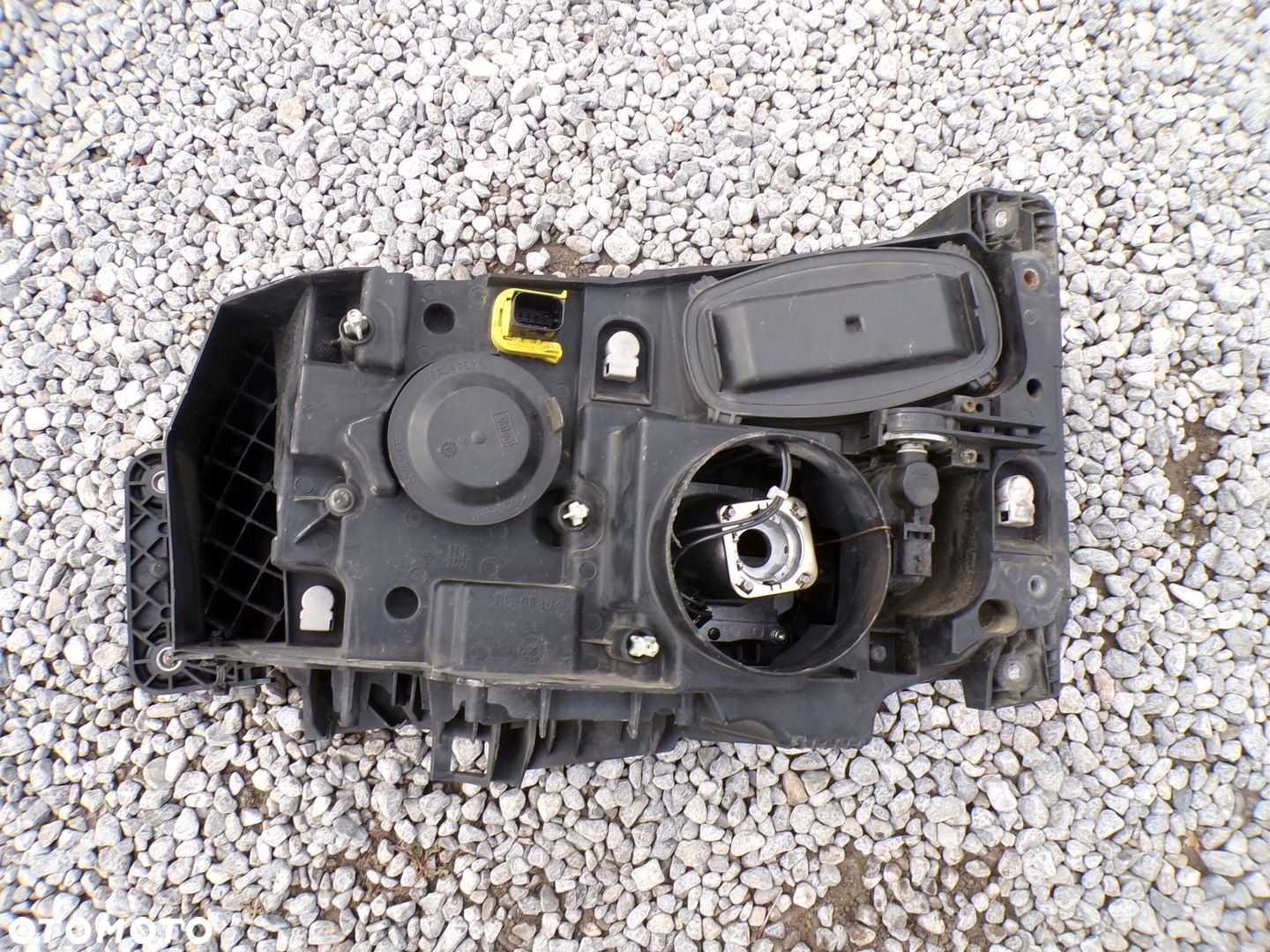 LAMPA PRZEDNIA PRAWA RENAULT TRUCK GAMA T 8907601 EUROPA - 3