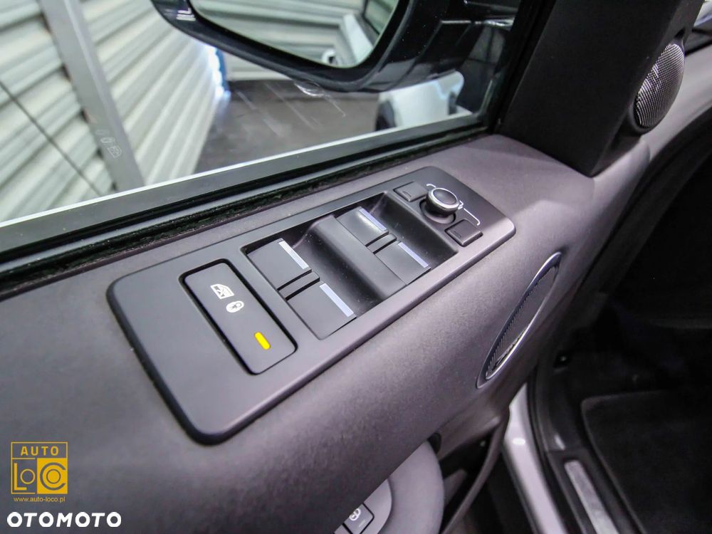 Land Rover Discovery 2.0 SD4 HSE Luxury - 35