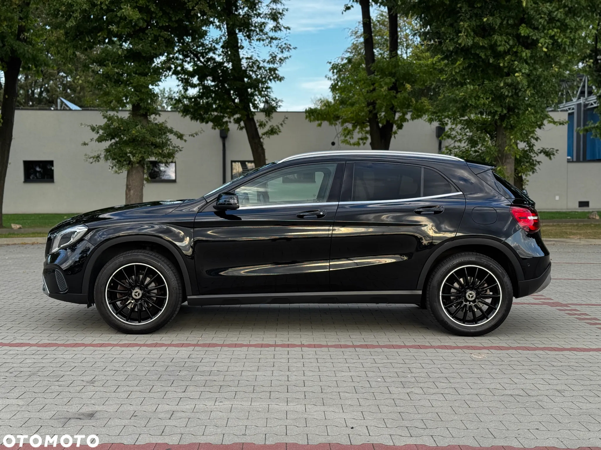 Mercedes-Benz GLA 200 7G-DCT - 5