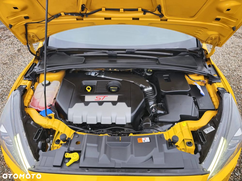 Ford Focus 2.0 EcoBoost ST mit Leder-Sport-Paket - 20