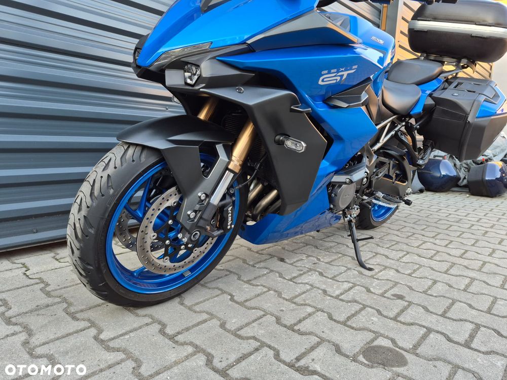 Suzuki GSX - 19
