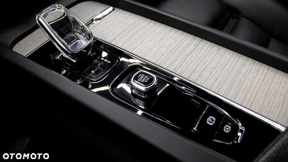Volvo XC 60 B4 B Plus Bright - 23