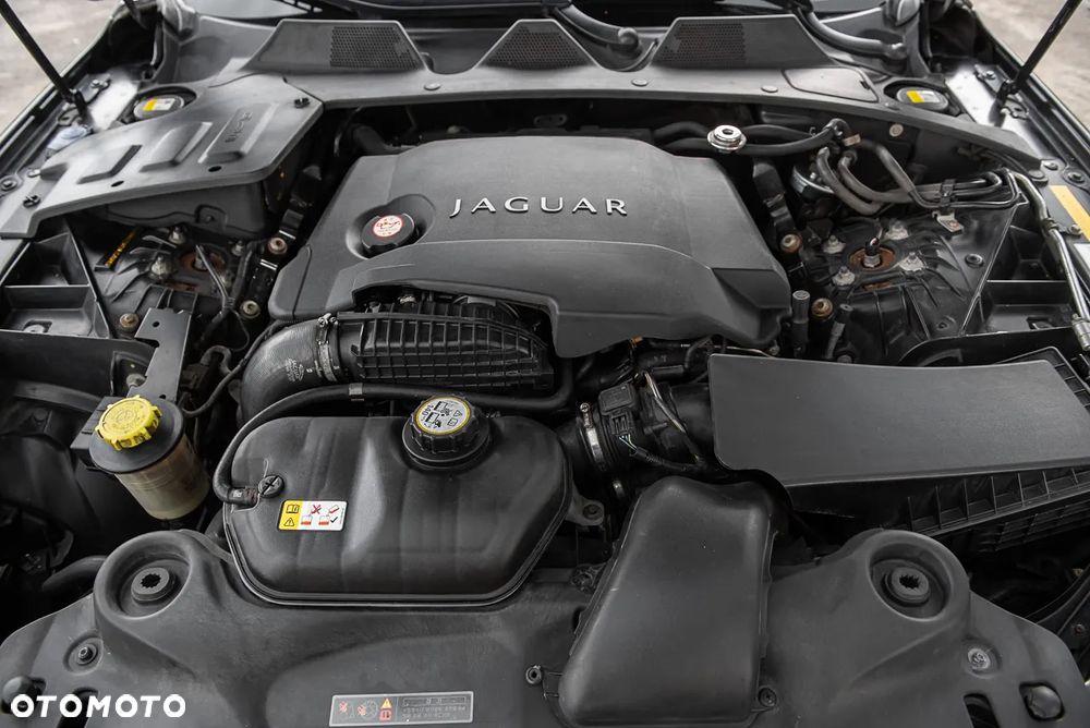Jaguar XJ 3.0 D V6 Premium Luxury - 37