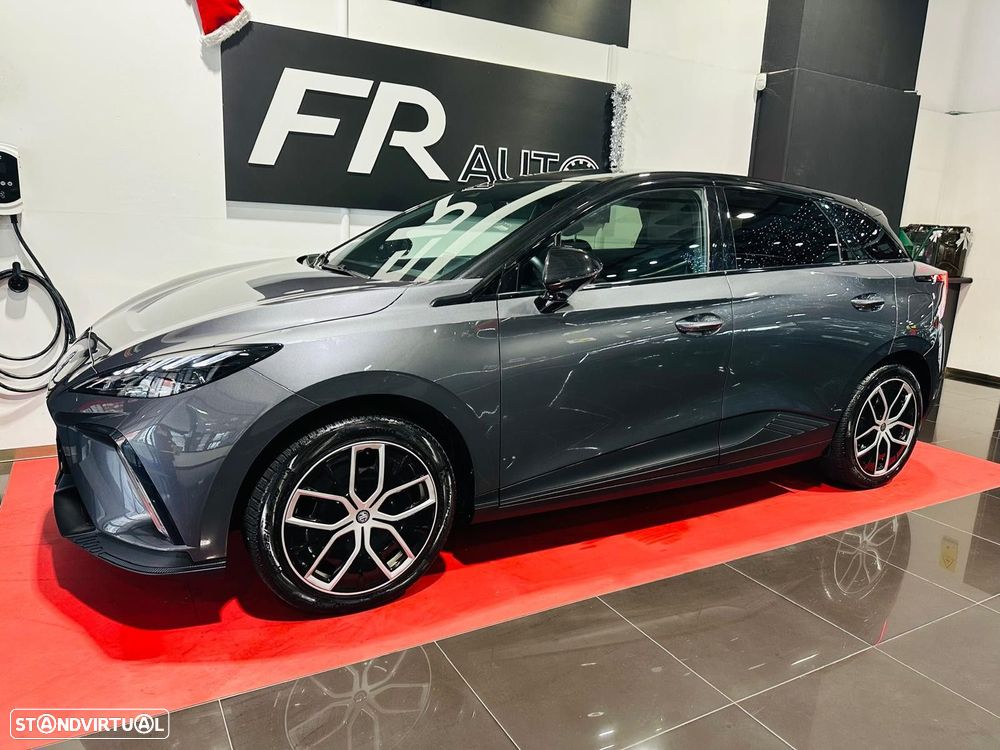 MG MG4 64 kWh Luxury - 3