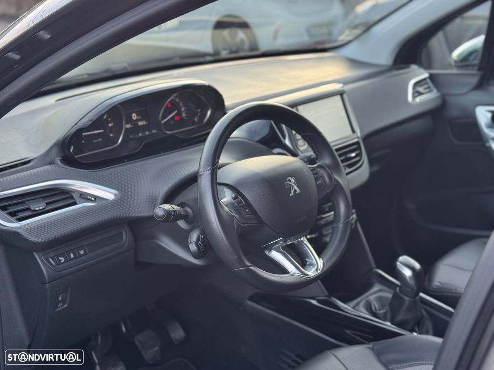 Peugeot 2008 1.2 PureTech Allure - 10