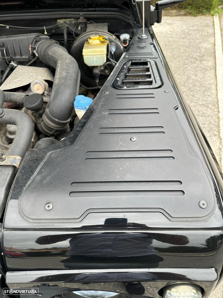 Land Rover Defender - 20