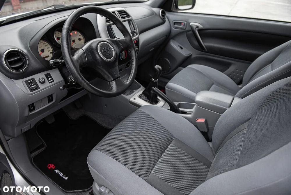 Toyota RAV4 4x4 Sol - 11