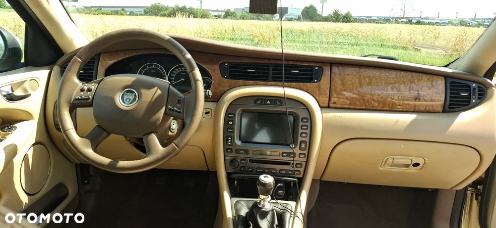 Jaguar X-Type 2.5 Sport - 12