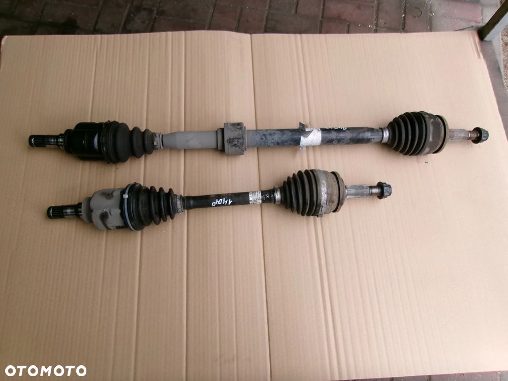 PÓŁOŚ PÓŁOŚKA TOYOTA AURIS II 12-18  1.4 D4D - 1