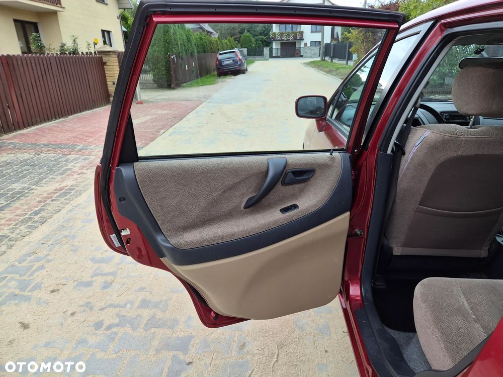 Suzuki Liana - 25