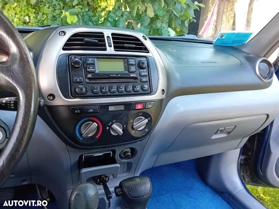 Toyota RAV4 - 6