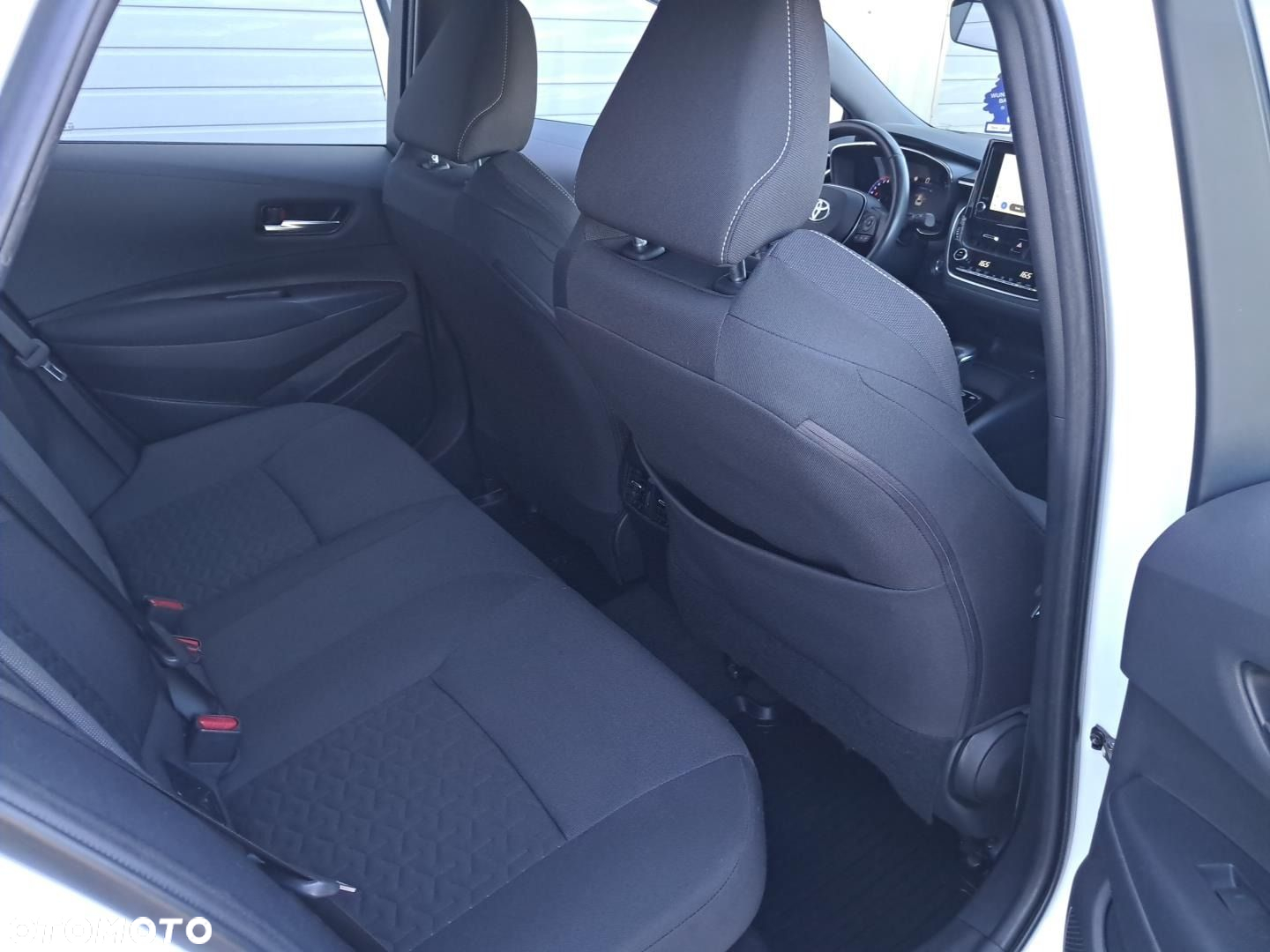 Toyota Corolla - 12