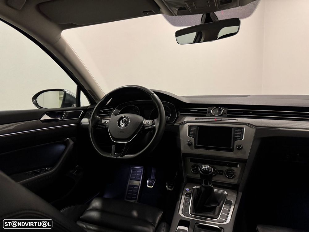 VW Passat Alltrack 2.0 TDi 4Motion - 31