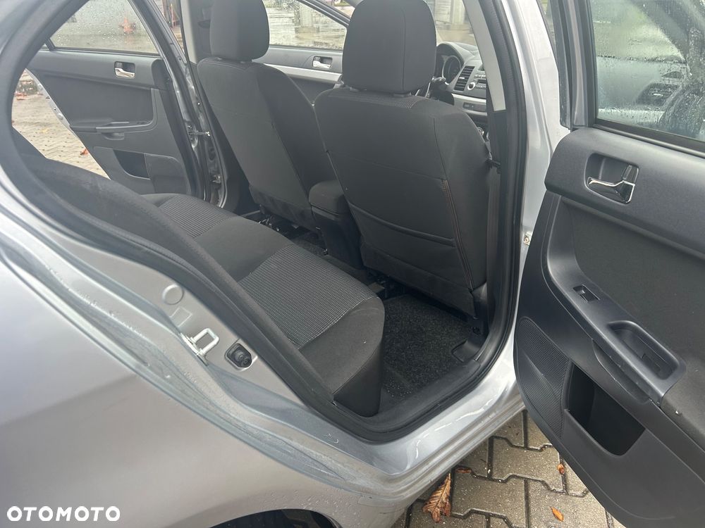 Mitsubishi Lancer 1.8 Intense CVT - 11