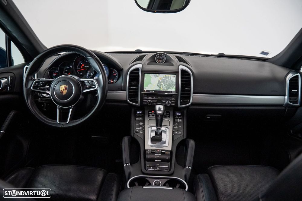 Porsche Cayenne Platinum Edition - 3
