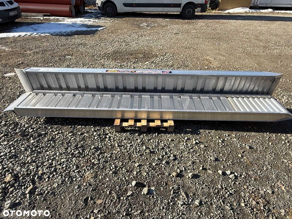 Najazdy ALUMINIOWE trapy, rampy 4m do 5800kg z ogranicznikami, dostawa