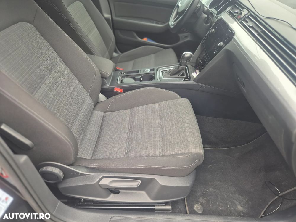 Volkswagen Passat 2.0 TDI DSG Comfortline - 35