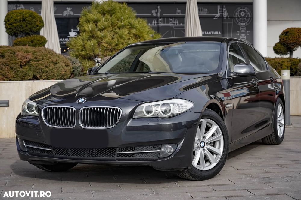 BMW Seria 5 523i Aut. - 3