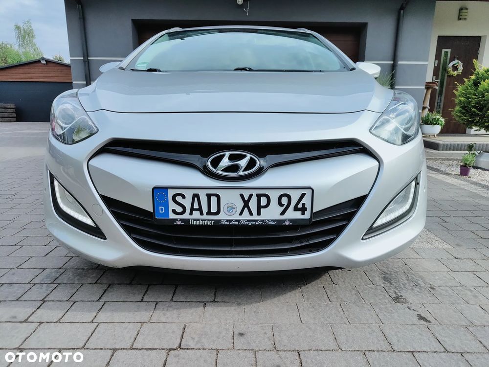 Hyundai i30 blue Kombi 1.6 CRDi Classic - 32