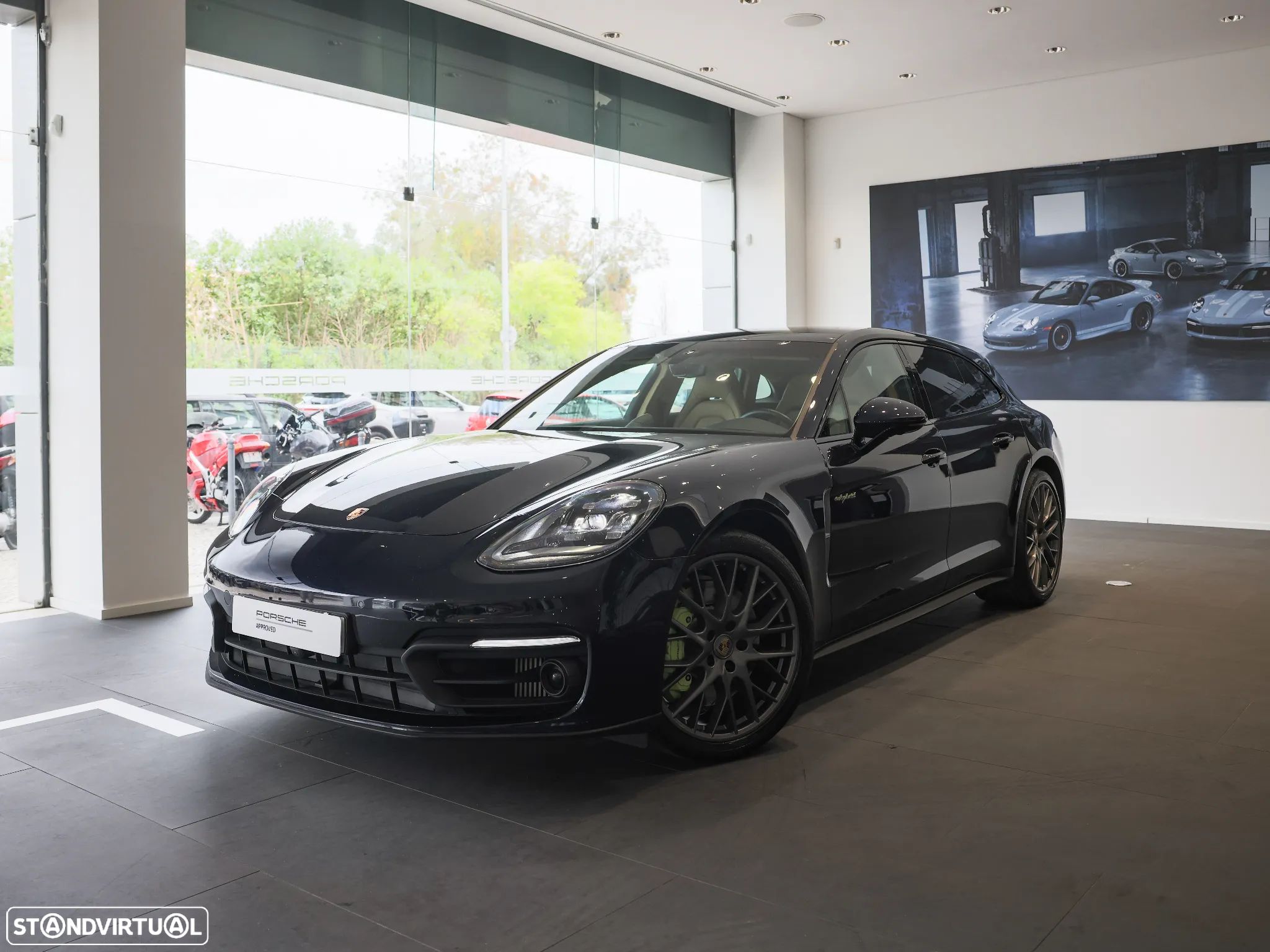 Porsche Panamera Sport Turismo 4 E-Hybrid Platinum Edition - 1