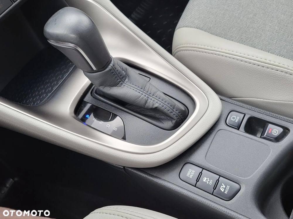 Toyota Yaris Hybrid 1.5 Executive - 24