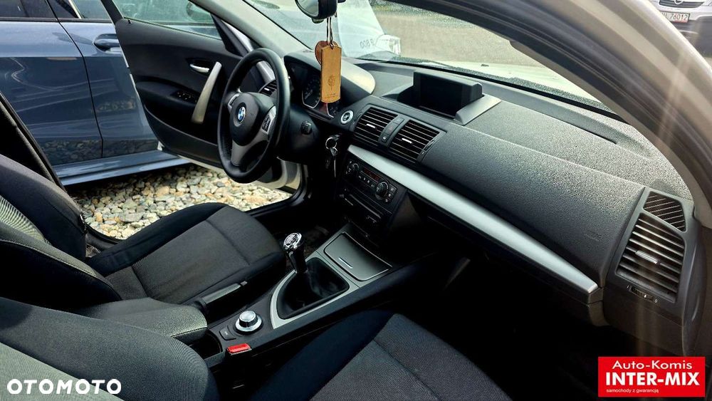 BMW Seria 1 120d - 32
