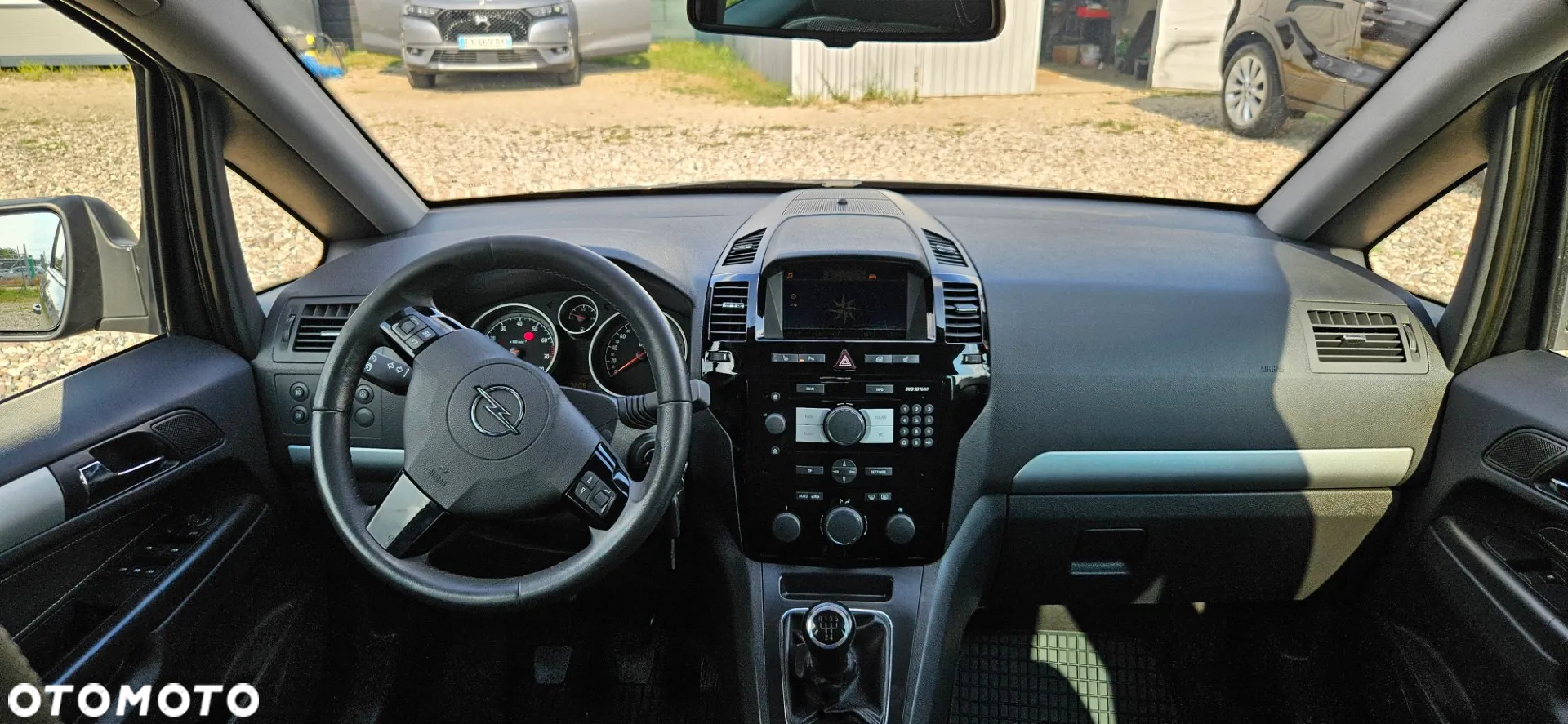 Opel Zafira 1.8 Cosmo - 37