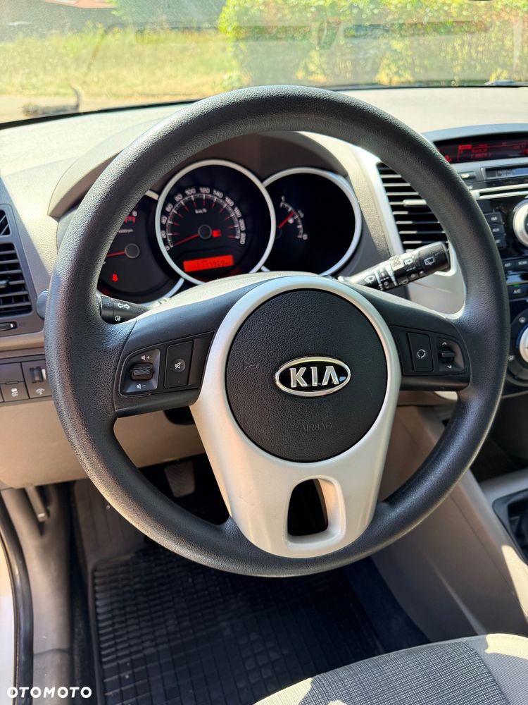 Kia Venga 1.4 L - 9
