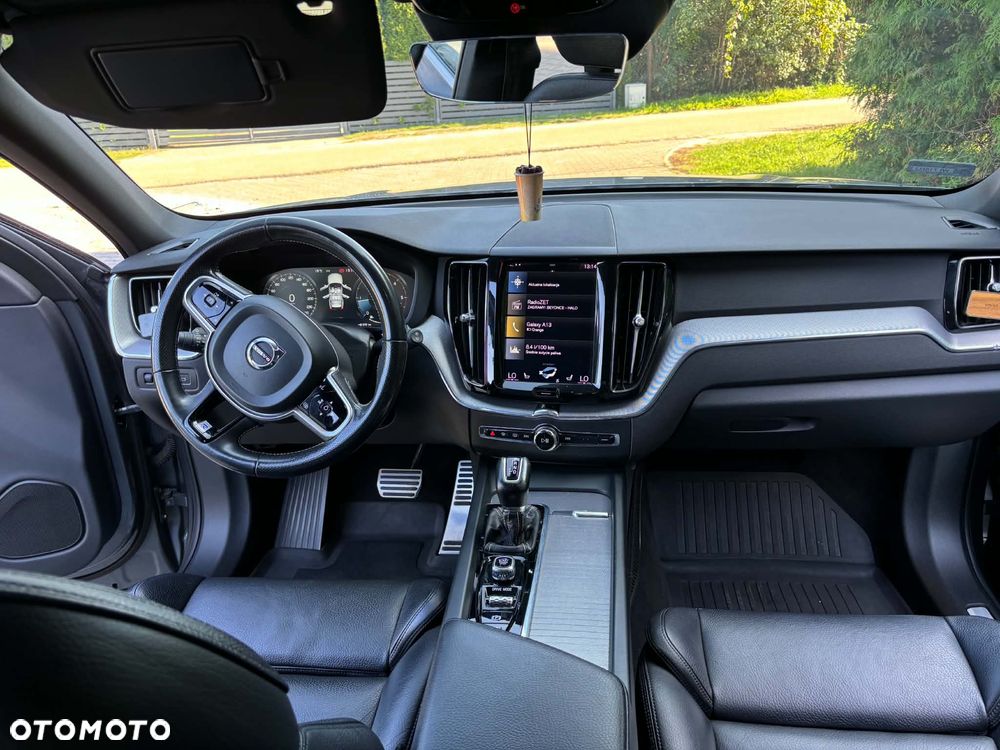 Volvo XC 60 D4 AWD R-Design - 17