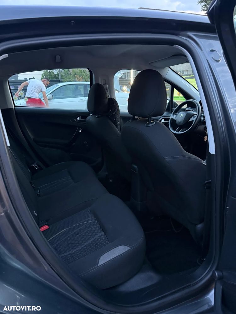 Peugeot 208 - 7