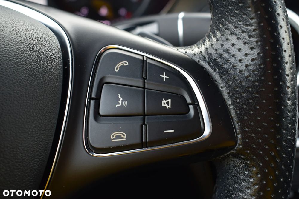 Mercedes-Benz GLC - 12