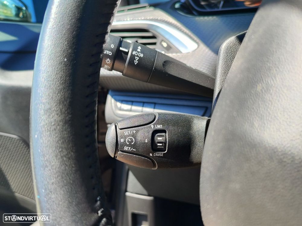 Peugeot 208 1.5 BlueHDi Signature - 22
