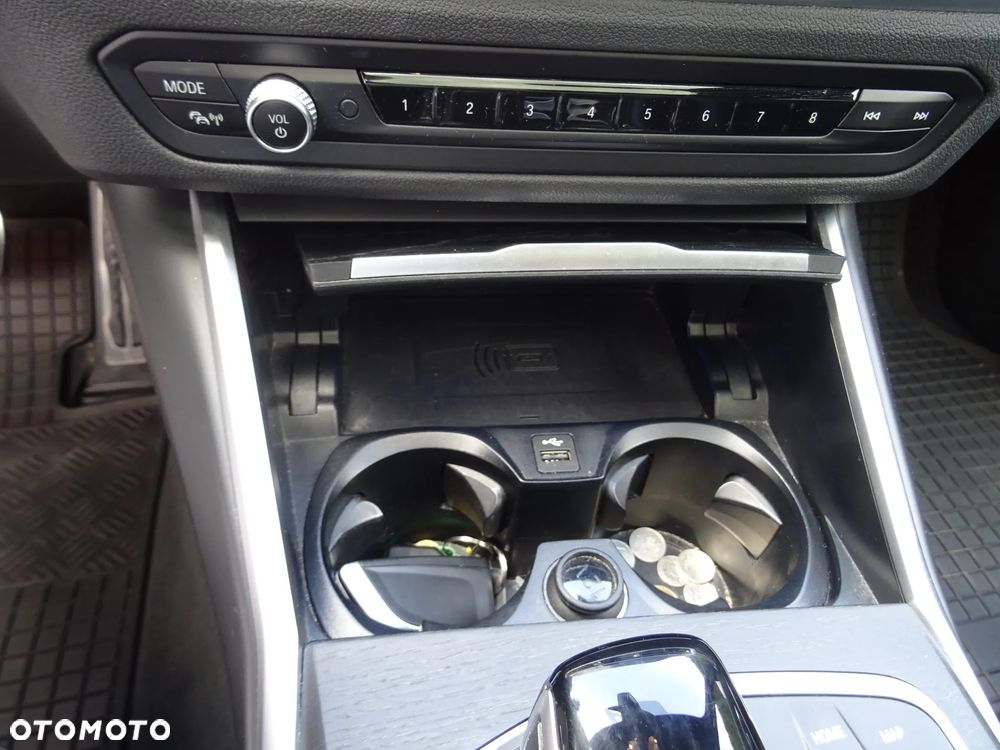 BMW Seria 3 320d xDrive M Sport - 25