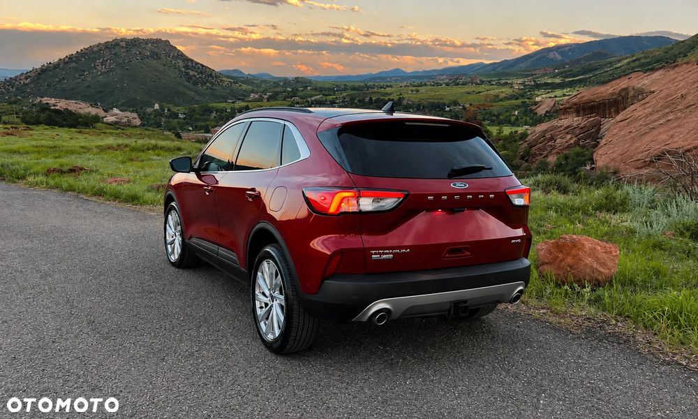 Ford Escape 2.0 EcoBoost AWD Titanium - 14