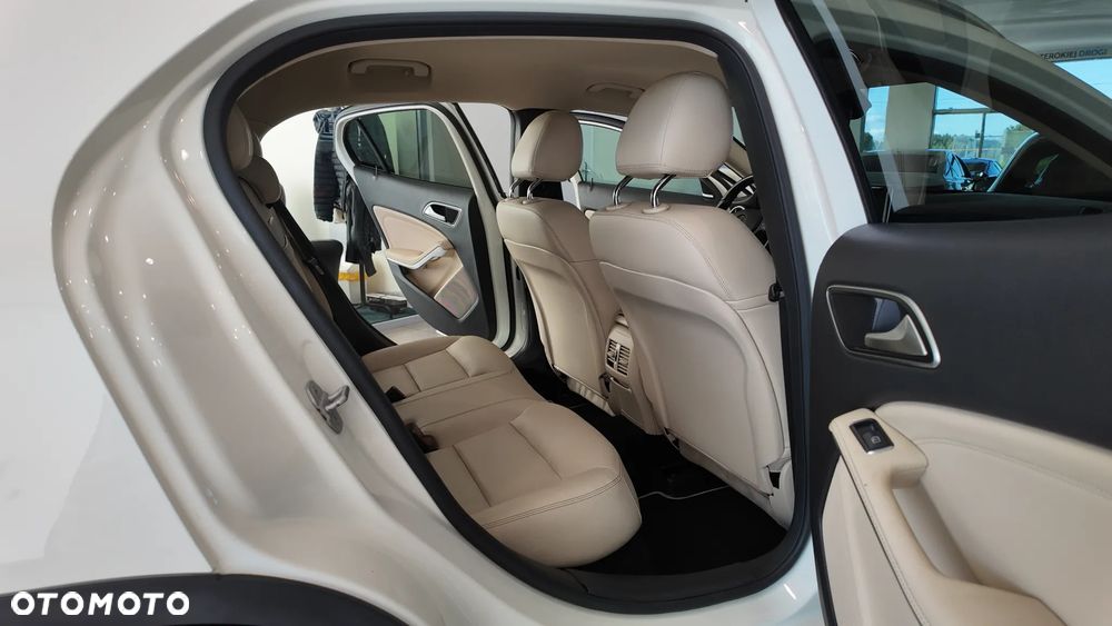 Mercedes-Benz GLA 250 4-Matic - 31