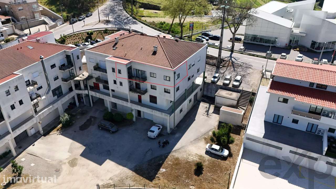 T3 Espaçoso com Sótão em São Mamede de Recezinhos - Grande imagem: 2/29