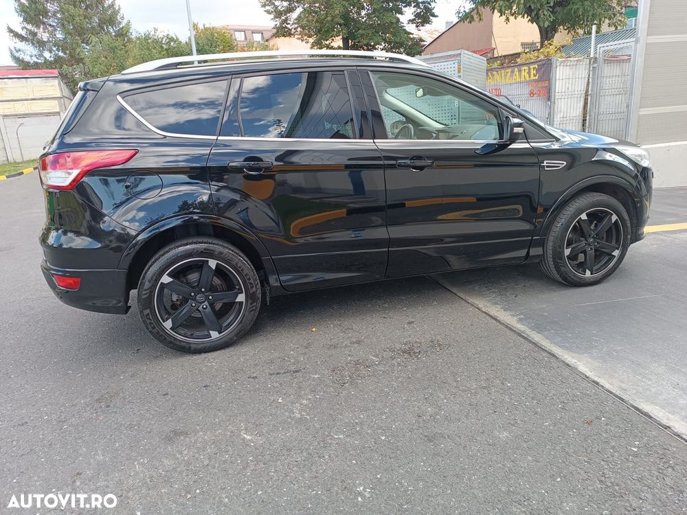 Ford Kuga 2.0 TDCi Powershift 4WD Titanium - 3