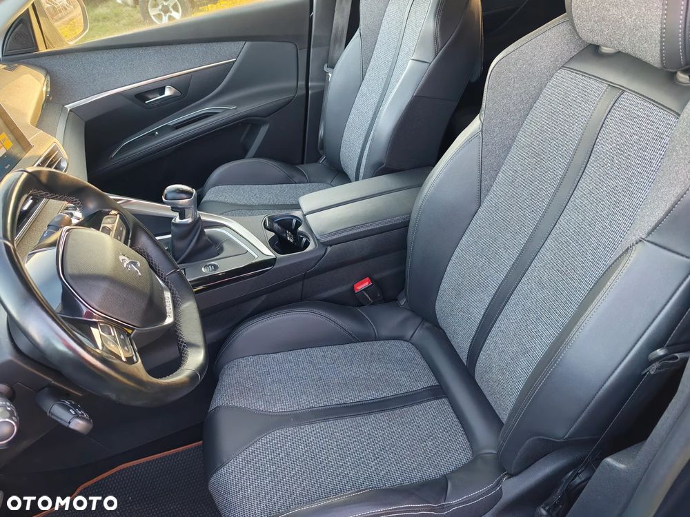 Peugeot 5008 - 9
