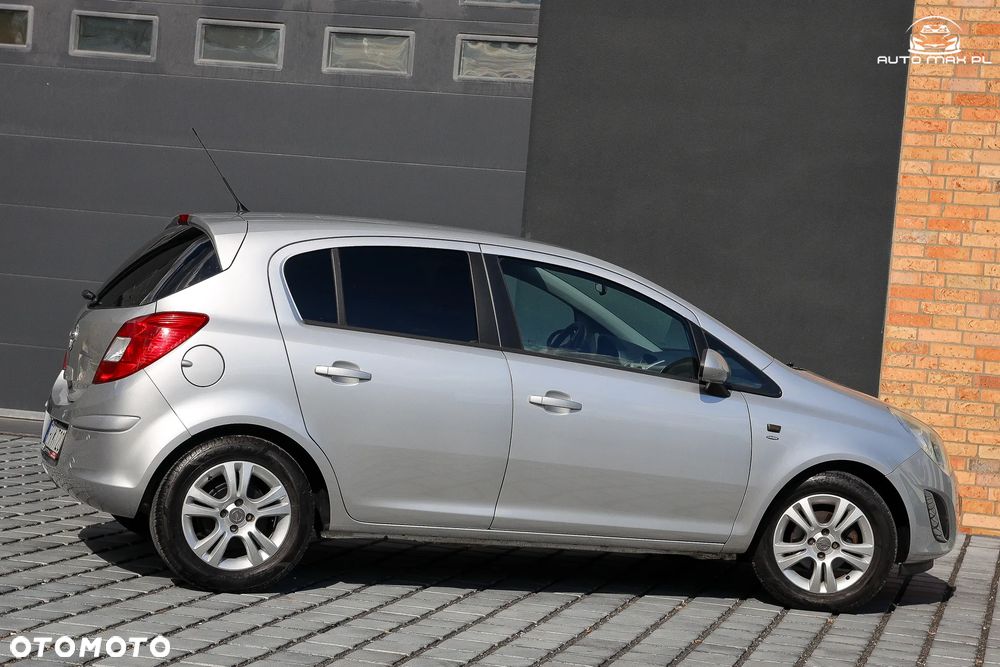 Opel Corsa 1.4 16V Satellite - 9