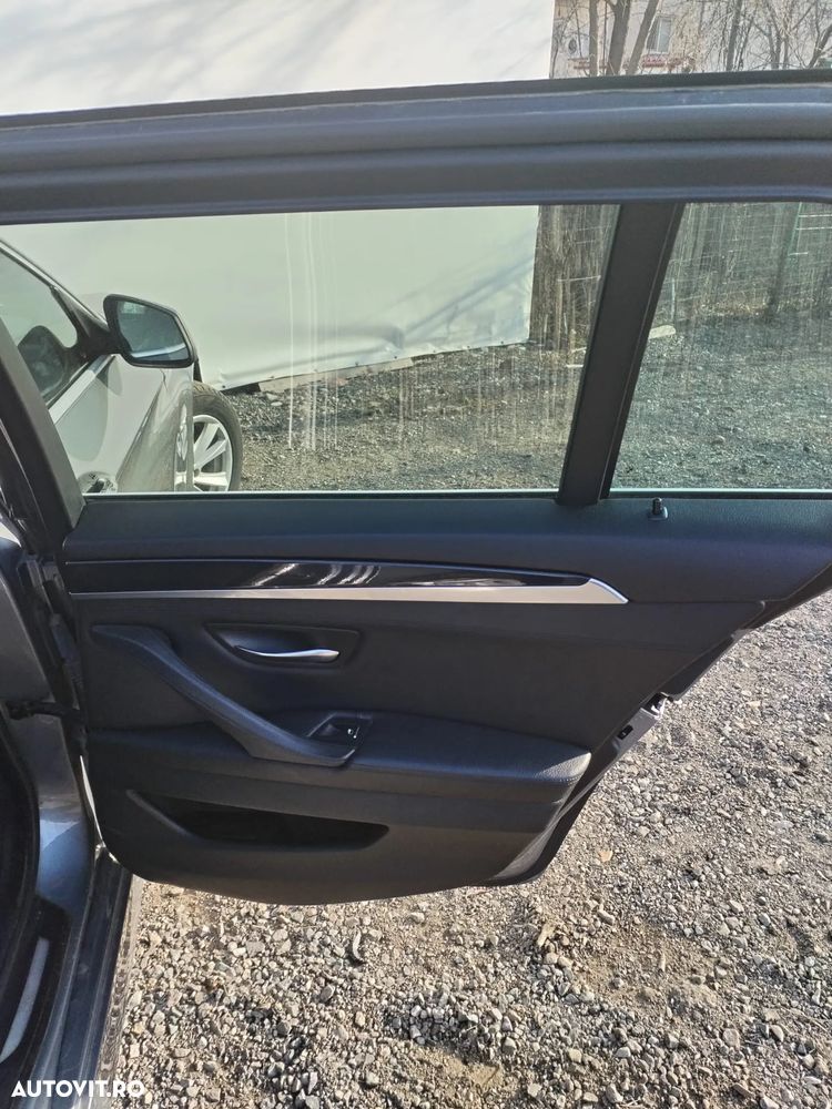 BMW Seria 5 520d Touring - 18