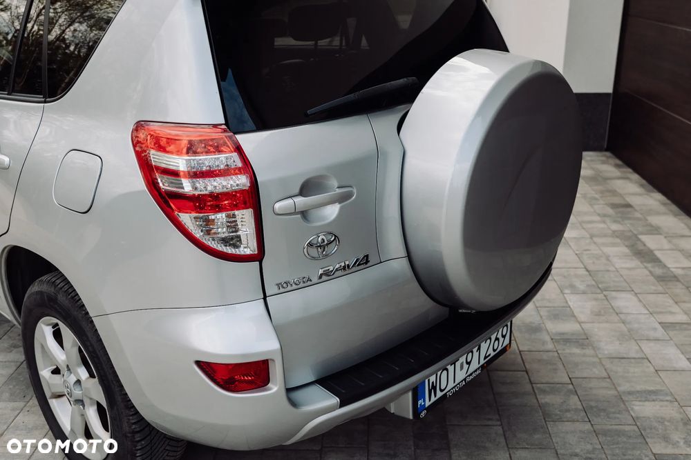 Toyota RAV4 - 4