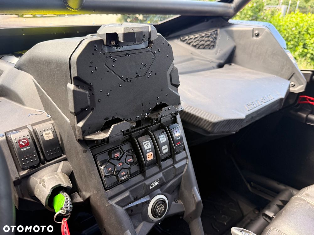 Can-Am Maverick - 10