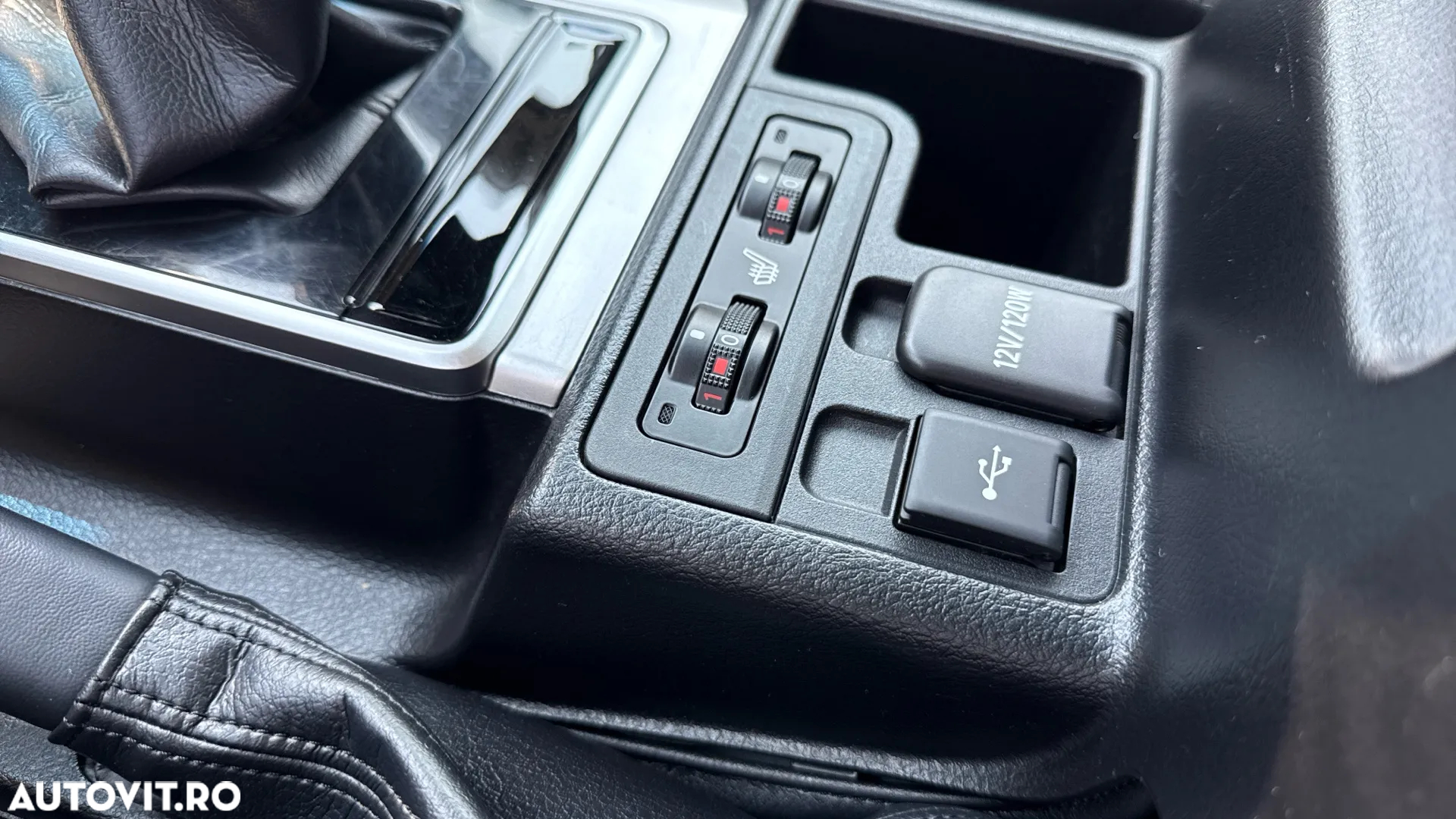 Toyota Land Cruiser - 33