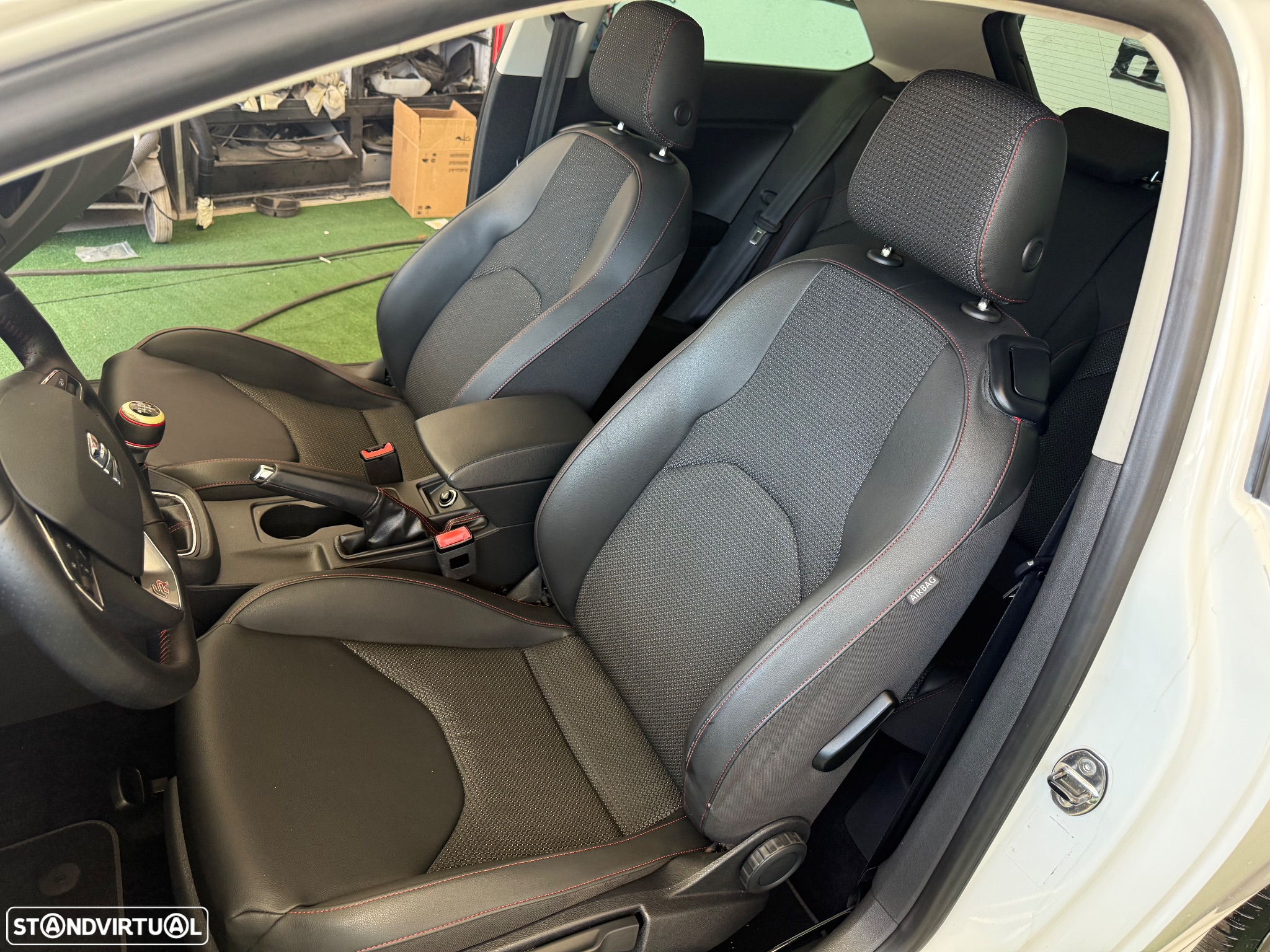SEAT Leon SC 2.0 TDI FR S/S - 39