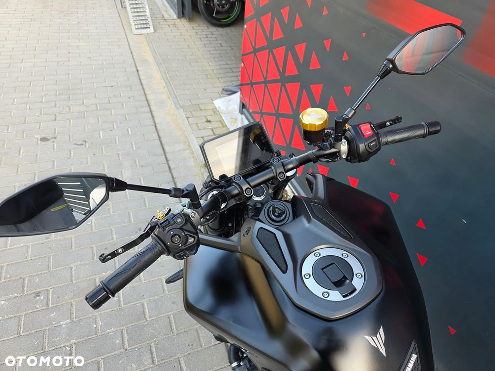 Yamaha MT - 12