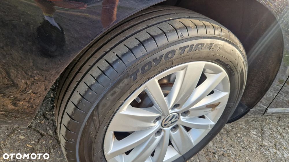 Volkswagen Passat 2.0 TDI Individual - 10