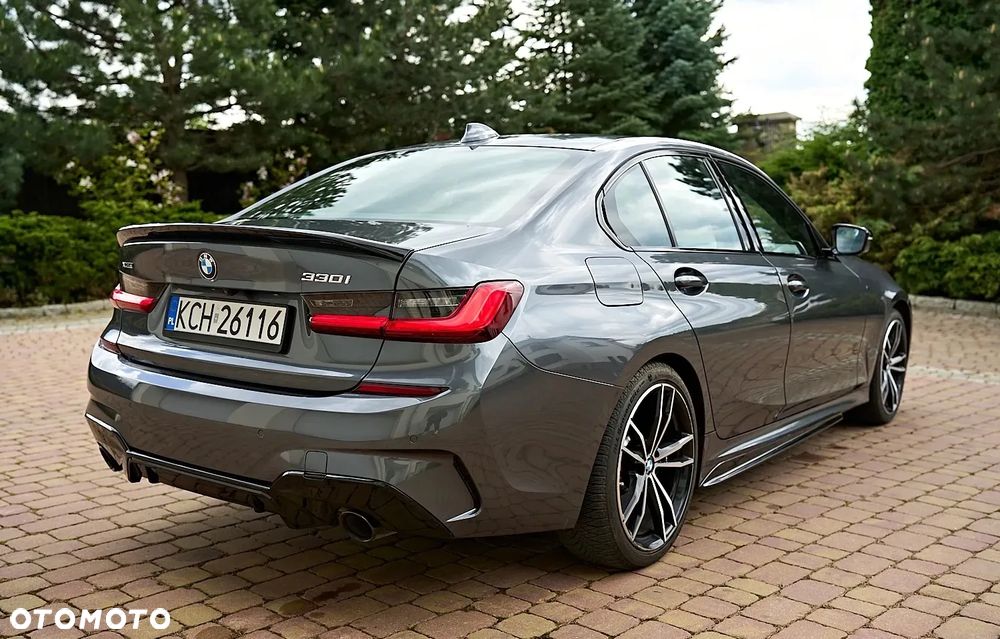 BMW Seria 3 330i - 4