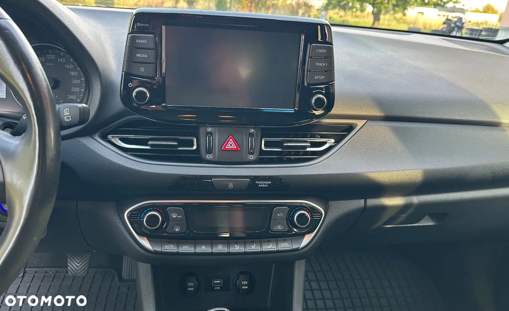 Hyundai i30 1.5 T-GDI 48V Executive - 39