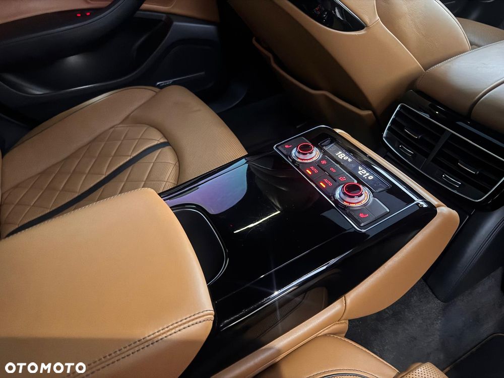 Audi A8 - 30
